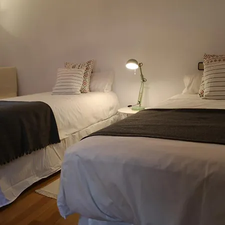 Calle Alfonso I 公寓